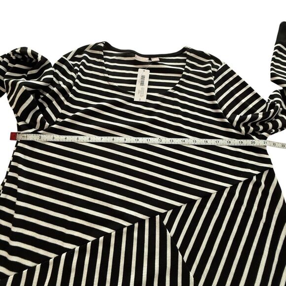 Chico’s Black & White Asymmetrical Striped Tunic Top size 3 (XL) NWT - Picture 4 of 8